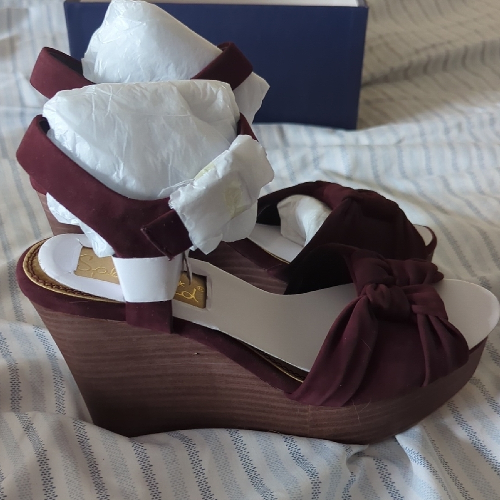 Burgundy Bow Wedge Sandals — Size 7.5 (Brand New) - Picture 8 of 9